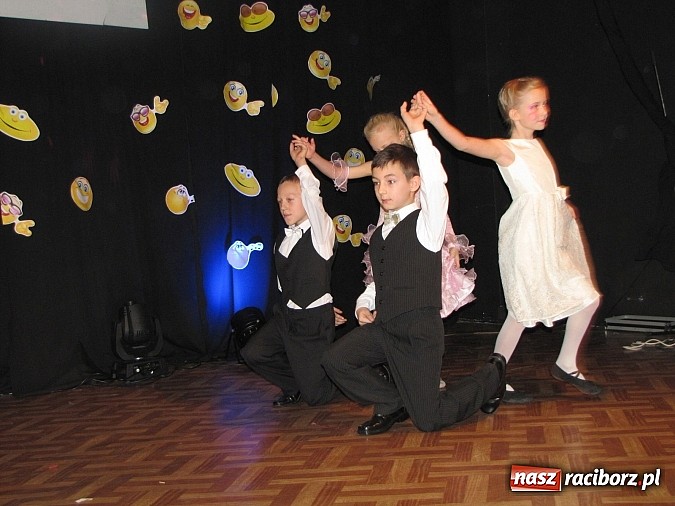 Zdjęcie w galerii na portalu naszraciborz.pl: Polsko-walijskie show na koniec artystycznych warsztatów w MDK wiadomości z regionu