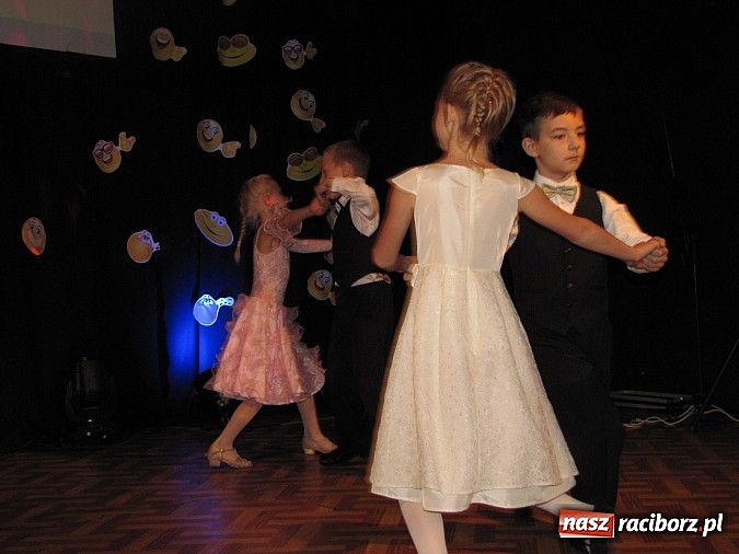Zdjęcie w galerii na portalu naszraciborz.pl: Polsko-walijskie show na koniec artystycznych warsztatów w MDK wiadomości z regionu