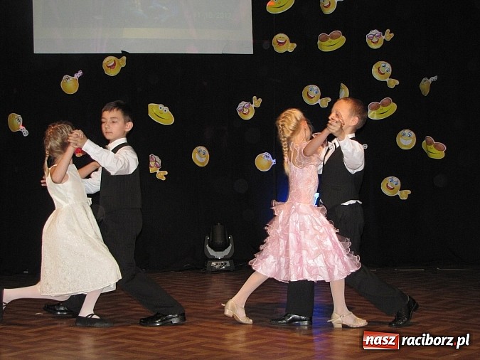 Zdjęcie w galerii na portalu naszraciborz.pl: Polsko-walijskie show na koniec artystycznych warsztatów w MDK wiadomości z regionu