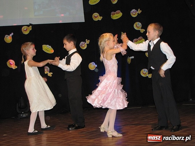 Zdjęcie w galerii na portalu naszraciborz.pl: Polsko-walijskie show na koniec artystycznych warsztatów w MDK wiadomości z regionu