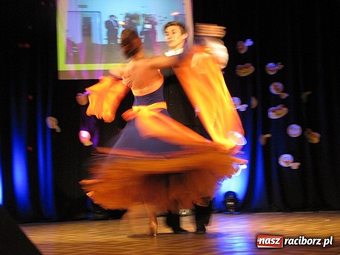 Zdjęcie w galerii na portalu naszraciborz.pl: Polsko-walijskie show na koniec artystycznych warsztatów w MDK wiadomości z regionu