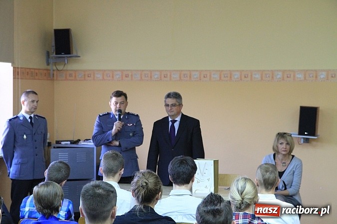 Zdjęcie w galerii na portalu naszraciborz.pl: Uczniowie ZSOMS współpracują z mundurowymi wiadomości z regionu