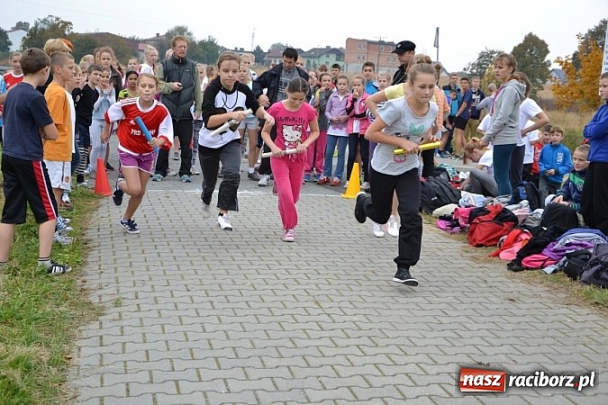 Zdjęcie w galerii na portalu naszraciborz.pl: Uczniowie z gminy Krzyżanowice sprawdzili się dziś w przełajach wiadomości z regionu