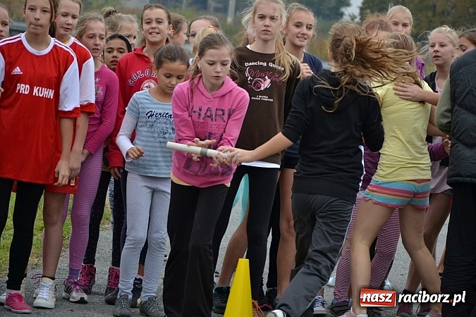 Zdjęcie w galerii na portalu naszraciborz.pl: Uczniowie z gminy Krzyżanowice sprawdzili się dziś w przełajach wiadomości z regionu