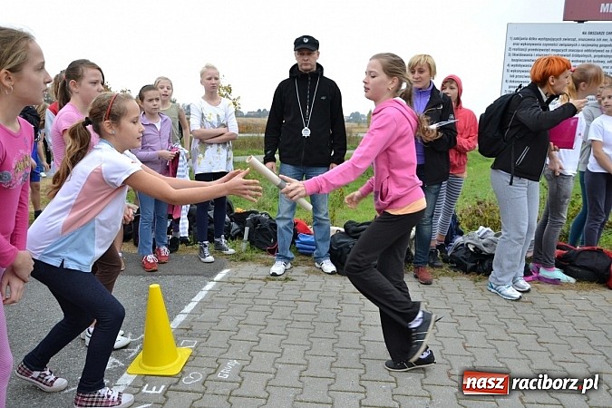 Zdjęcie w galerii na portalu naszraciborz.pl: Uczniowie z gminy Krzyżanowice sprawdzili się dziś w przełajach wiadomości z regionu
