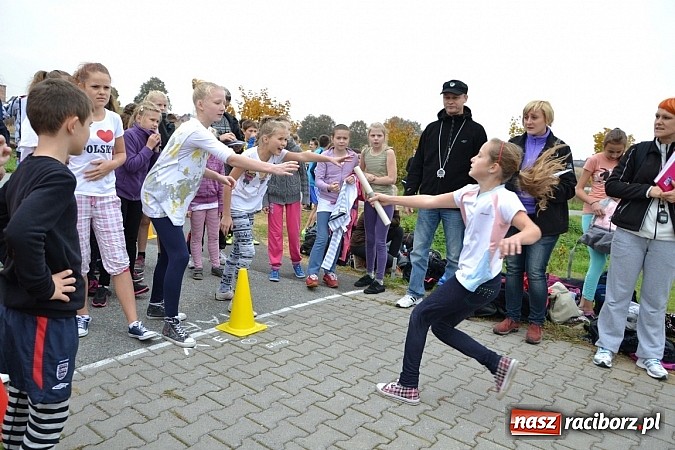 Zdjęcie w galerii na portalu naszraciborz.pl: Uczniowie z gminy Krzyżanowice sprawdzili się dziś w przełajach wiadomości z regionu