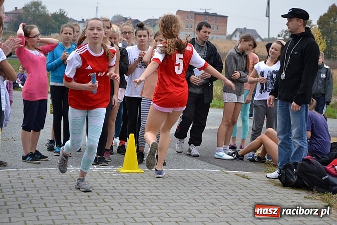Zdjęcie w galerii na portalu naszraciborz.pl: Uczniowie z gminy Krzyżanowice sprawdzili się dziś w przełajach wiadomości z regionu
