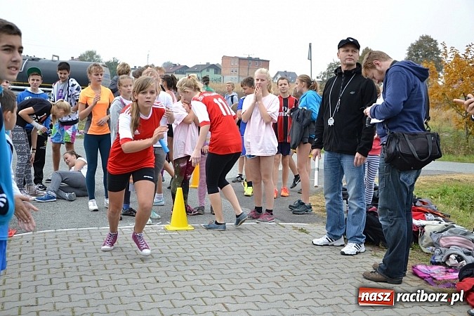 Zdjęcie w galerii na portalu naszraciborz.pl: Uczniowie z gminy Krzyżanowice sprawdzili się dziś w przełajach wiadomości z regionu