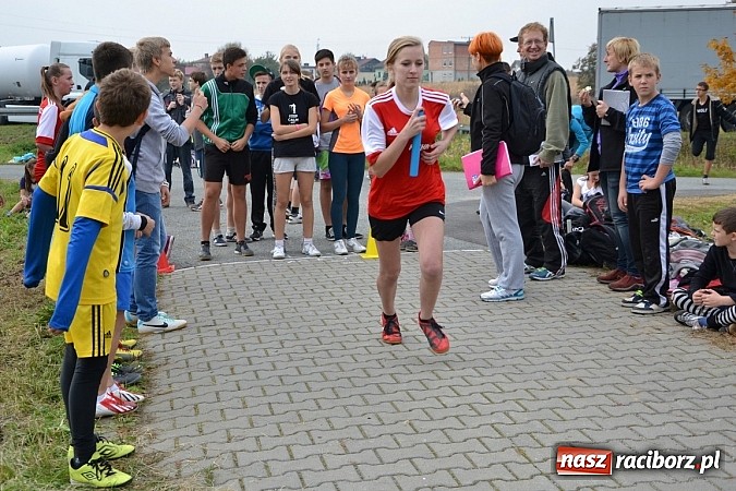 Zdjęcie w galerii na portalu naszraciborz.pl: Uczniowie z gminy Krzyżanowice sprawdzili się dziś w przełajach wiadomości z regionu