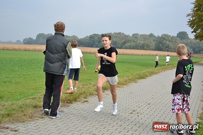Zdjęcie w galerii na portalu naszraciborz.pl: Uczniowie z gminy Krzyżanowice sprawdzili się dziś w przełajach wiadomości z regionu