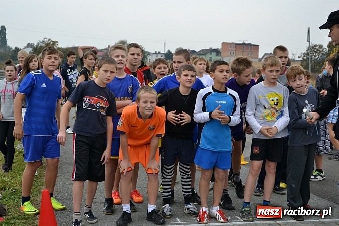 Zdjęcie w galerii na portalu naszraciborz.pl: Uczniowie z gminy Krzyżanowice sprawdzili się dziś w przełajach wiadomości z regionu