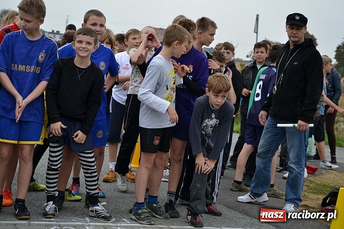 Zdjęcie w galerii na portalu naszraciborz.pl: Uczniowie z gminy Krzyżanowice sprawdzili się dziś w przełajach wiadomości z regionu