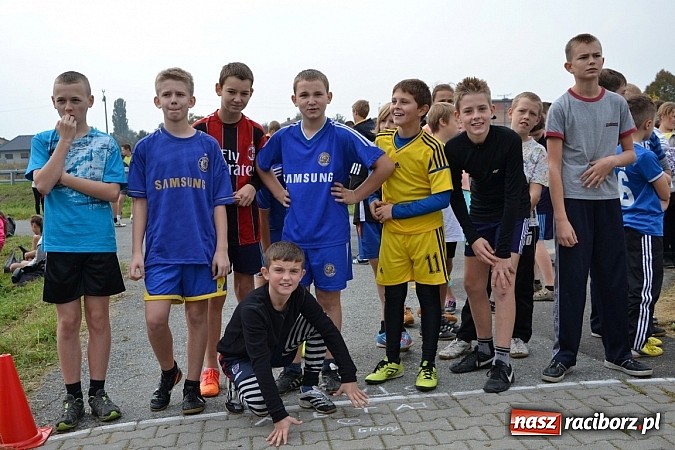 Zdjęcie w galerii na portalu naszraciborz.pl: Uczniowie z gminy Krzyżanowice sprawdzili się dziś w przełajach wiadomości z regionu