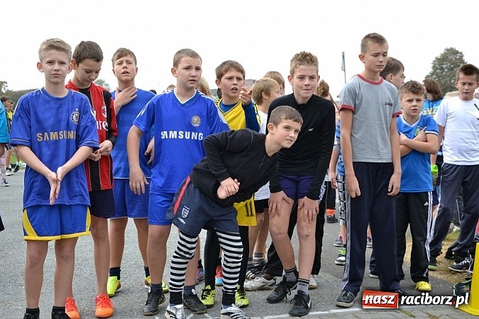 Zdjęcie w galerii na portalu naszraciborz.pl: Uczniowie z gminy Krzyżanowice sprawdzili się dziś w przełajach wiadomości z regionu