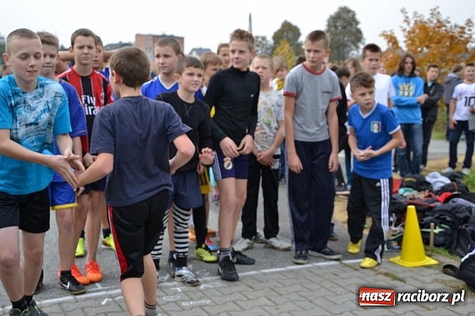 Zdjęcie w galerii na portalu naszraciborz.pl: Uczniowie z gminy Krzyżanowice sprawdzili się dziś w przełajach wiadomości z regionu