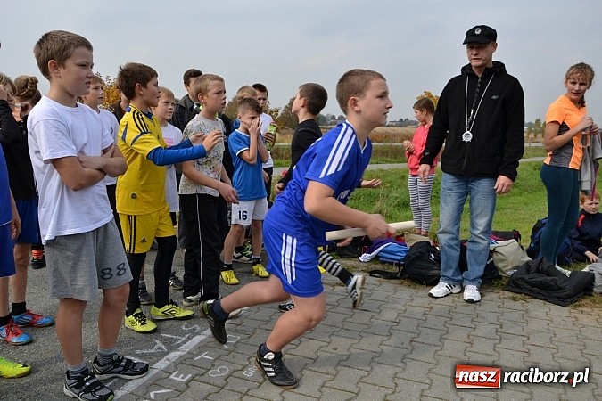 Zdjęcie w galerii na portalu naszraciborz.pl: Uczniowie z gminy Krzyżanowice sprawdzili się dziś w przełajach wiadomości z regionu