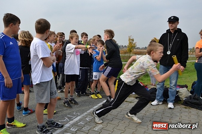 Zdjęcie w galerii na portalu naszraciborz.pl: Uczniowie z gminy Krzyżanowice sprawdzili się dziś w przełajach wiadomości z regionu