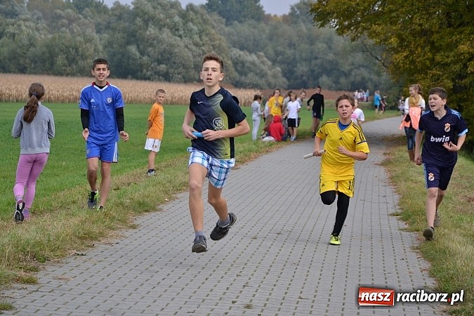 Zdjęcie w galerii na portalu naszraciborz.pl: Uczniowie z gminy Krzyżanowice sprawdzili się dziś w przełajach wiadomości z regionu