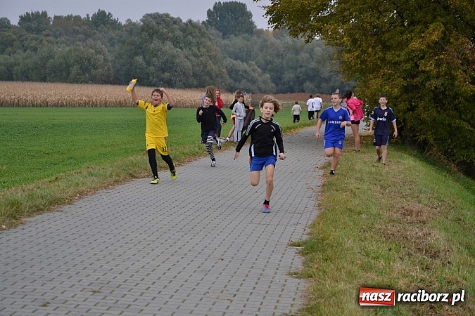 Zdjęcie w galerii na portalu naszraciborz.pl: Uczniowie z gminy Krzyżanowice sprawdzili się dziś w przełajach wiadomości z regionu
