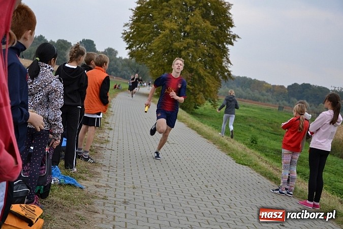 Zdjęcie w galerii na portalu naszraciborz.pl: Uczniowie z gminy Krzyżanowice sprawdzili się dziś w przełajach wiadomości z regionu
