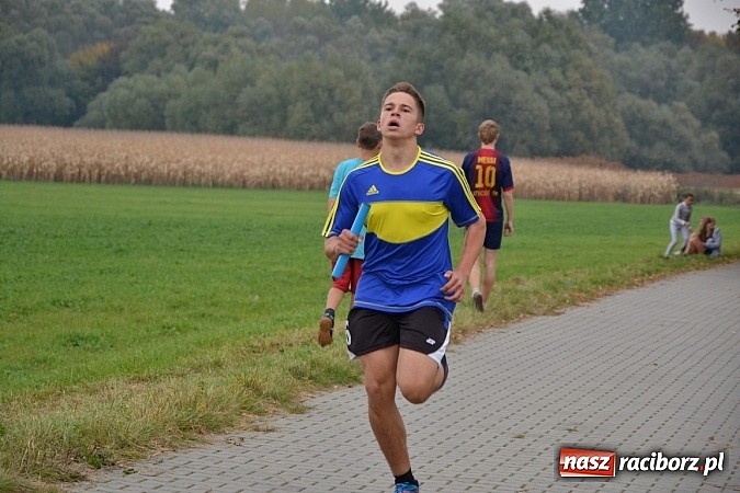 Zdjęcie w galerii na portalu naszraciborz.pl: Uczniowie z gminy Krzyżanowice sprawdzili się dziś w przełajach wiadomości z regionu