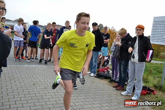 Zdjęcie w galerii na portalu naszraciborz.pl: Uczniowie z gminy Krzyżanowice sprawdzili się dziś w przełajach wiadomości z regionu