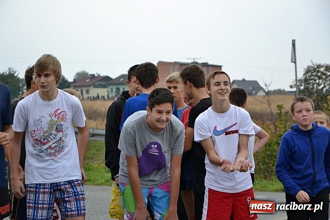 Zdjęcie w galerii na portalu naszraciborz.pl: Uczniowie z gminy Krzyżanowice sprawdzili się dziś w przełajach wiadomości z regionu