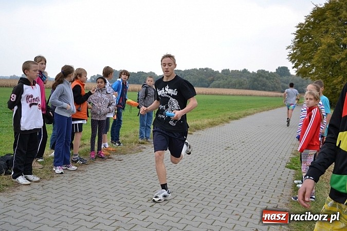 Zdjęcie w galerii na portalu naszraciborz.pl: Uczniowie z gminy Krzyżanowice sprawdzili się dziś w przełajach wiadomości z regionu