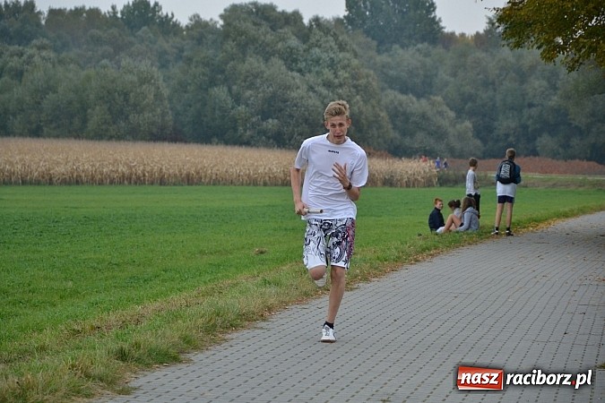 Zdjęcie w galerii na portalu naszraciborz.pl: Uczniowie z gminy Krzyżanowice sprawdzili się dziś w przełajach wiadomości z regionu