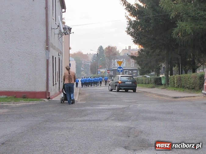 Zdjęcie w galerii na portalu naszraciborz.pl: W Kietrzu wystartowała I Sztafeta Papieska! wiadomości z regionu