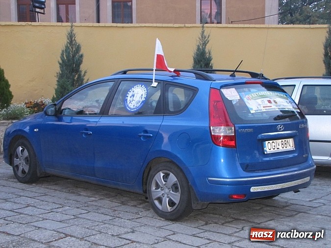 Zdjęcie w galerii na portalu naszraciborz.pl: W Kietrzu wystartowała I Sztafeta Papieska! wiadomości z regionu