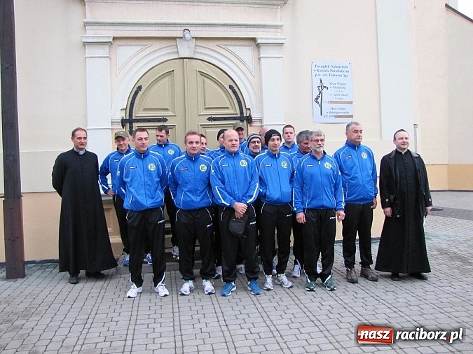 Zdjęcie w galerii na portalu naszraciborz.pl: W Kietrzu wystartowała I Sztafeta Papieska! wiadomości z regionu