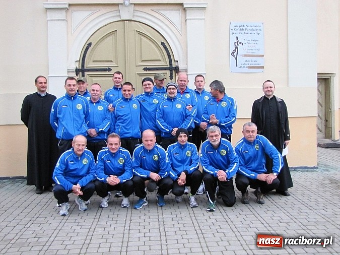 Zdjęcie w galerii na portalu naszraciborz.pl: W Kietrzu wystartowała I Sztafeta Papieska! wiadomości z regionu