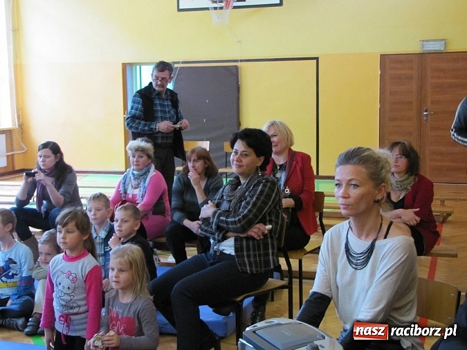 Zdjęcie w galerii na portalu naszraciborz.pl: W SP 13 wiedzą jak wyginęli kr&oacute;lewicze wiadomości z regionu