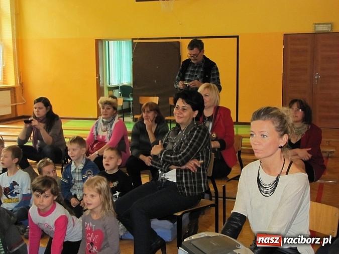 Zdjęcie w galerii na portalu naszraciborz.pl: W SP 13 wiedzą jak wyginęli kr&oacute;lewicze wiadomości z regionu