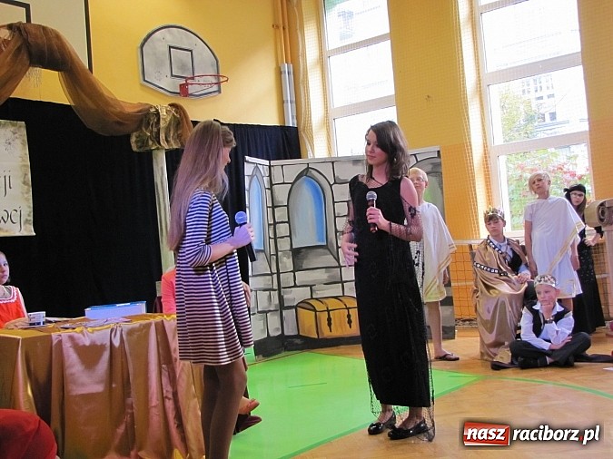 Zdjęcie w galerii na portalu naszraciborz.pl: W SP 13 wiedzą jak wyginęli kr&oacute;lewicze wiadomości z regionu