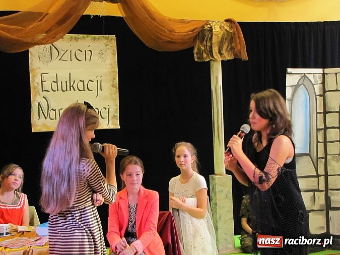 Zdjęcie w galerii na portalu naszraciborz.pl: W SP 13 wiedzą jak wyginęli kr&oacute;lewicze wiadomości z regionu