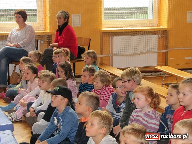 Zdjęcie w galerii na portalu naszraciborz.pl: W SP 13 wiedzą jak wyginęli kr&oacute;lewicze wiadomości z regionu