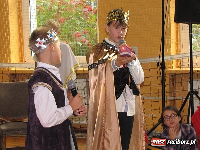 Zdjęcie w galerii na portalu naszraciborz.pl: W SP 13 wiedzą jak wyginęli kr&oacute;lewicze wiadomości z regionu