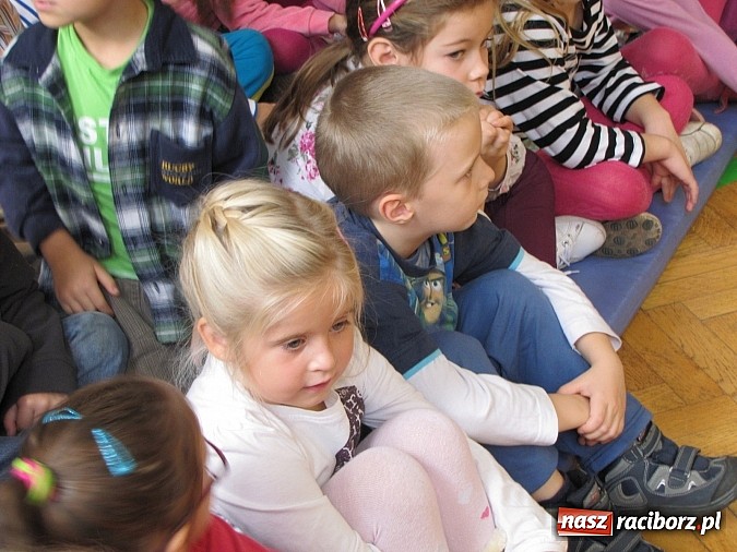 Zdjęcie w galerii na portalu naszraciborz.pl: W SP 13 wiedzą jak wyginęli kr&oacute;lewicze wiadomości z regionu