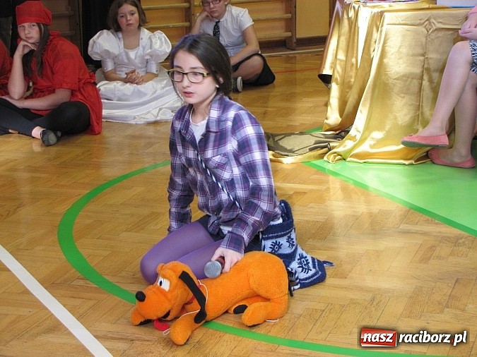 Zdjęcie w galerii na portalu naszraciborz.pl: W SP 13 wiedzą jak wyginęli kr&oacute;lewicze wiadomości z regionu