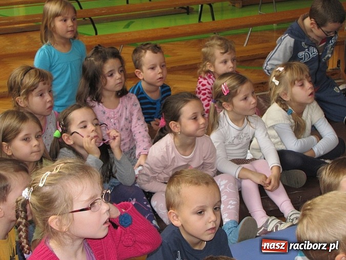 Zdjęcie w galerii na portalu naszraciborz.pl: W SP 13 wiedzą jak wyginęli kr&oacute;lewicze wiadomości z regionu