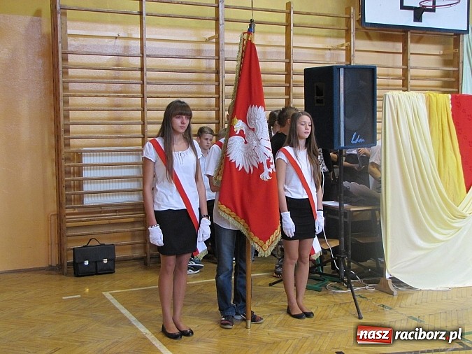 Zdjęcie w galerii na portalu naszraciborz.pl: Nauczyciele świętowali w Krzanowicach wiadomości z regionu