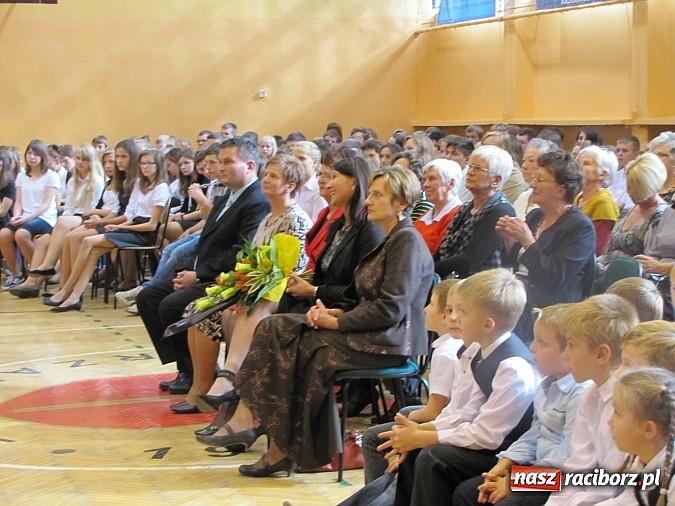 Zdjęcie w galerii na portalu naszraciborz.pl: Nauczyciele świętowali w Krzanowicach wiadomości z regionu