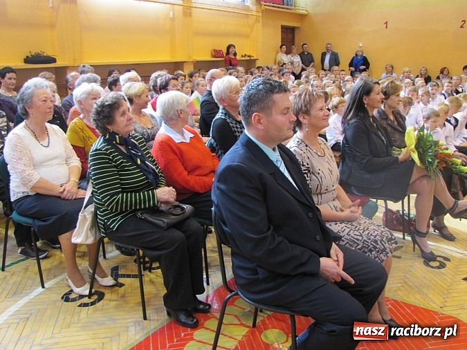 Zdjęcie w galerii na portalu naszraciborz.pl: Nauczyciele świętowali w Krzanowicach wiadomości z regionu