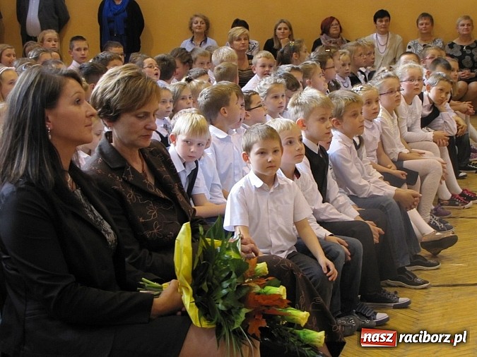 Zdjęcie w galerii na portalu naszraciborz.pl: Nauczyciele świętowali w Krzanowicach wiadomości z regionu