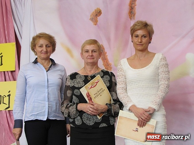 Zdjęcie w galerii na portalu naszraciborz.pl: Nauczyciele świętowali w Krzanowicach wiadomości z regionu