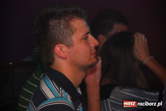 Zdjęcie w galerii na portalu naszraciborz.pl: Lustrator towarzyski wiadomości z regionu