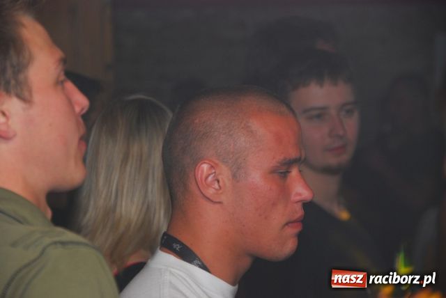 Zdjęcie w galerii na portalu naszraciborz.pl: Lustrator towarzyski wiadomości z regionu