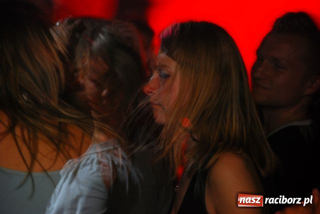 Zdjęcie w galerii na portalu naszraciborz.pl: Lustrator towarzyski wiadomości z regionu